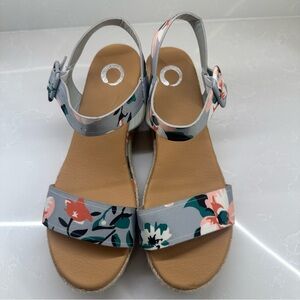 Floral Strap Espadrille Sandals Size: 9